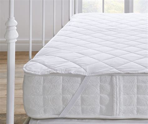 yatas natural white bedding.